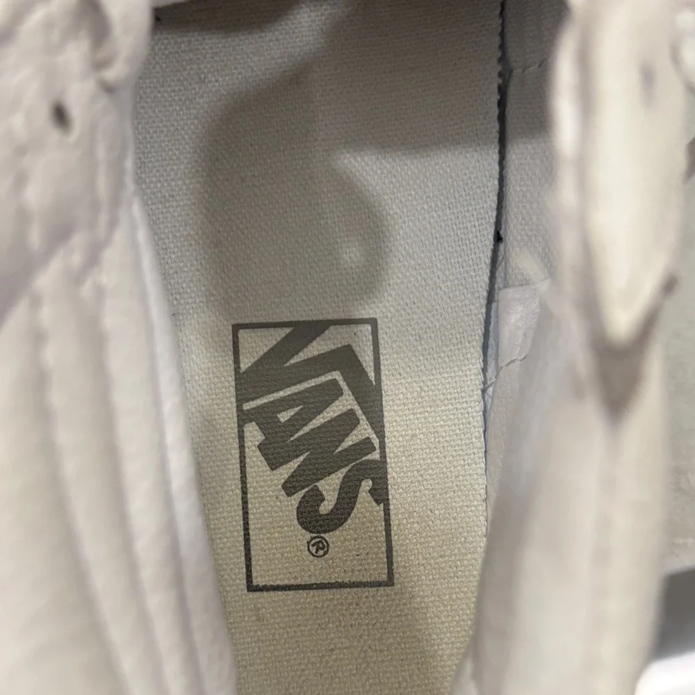 Vans White and Gray High-Top Sneakers sz 6.5 women, sz 5 men - Picture 3 of 10